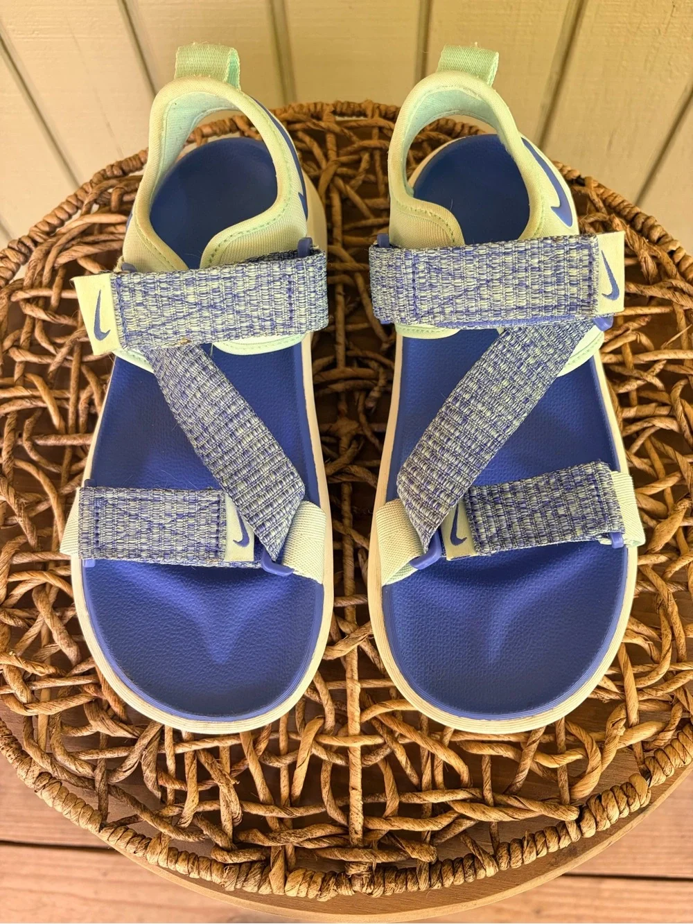 Nike Wmns Vista NA Sandals Mint Foam Cashmere DJ6608-300 Size 7 Blue Green
